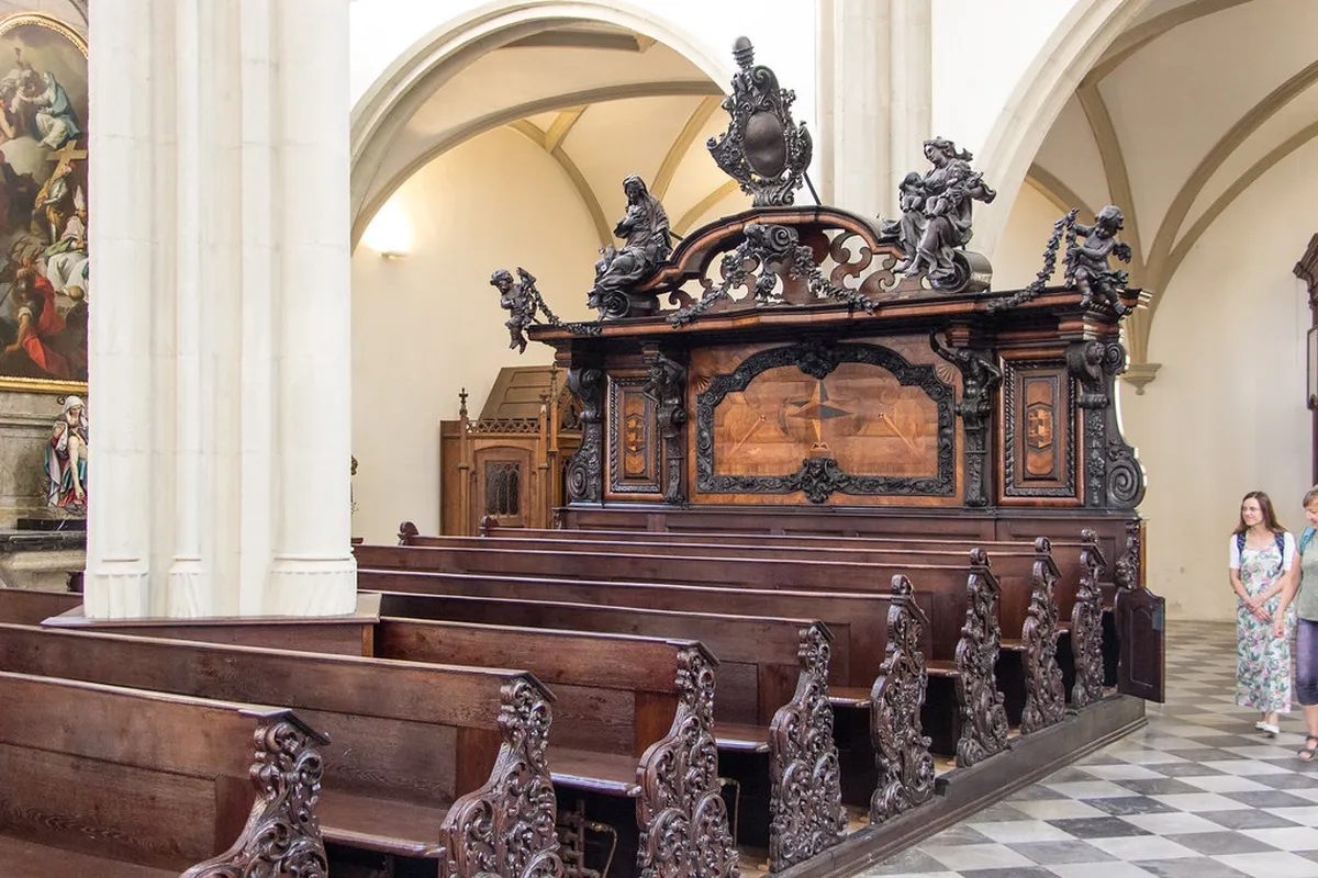 10 Wonders of the Church of St. Vitus Interior & Krumlov