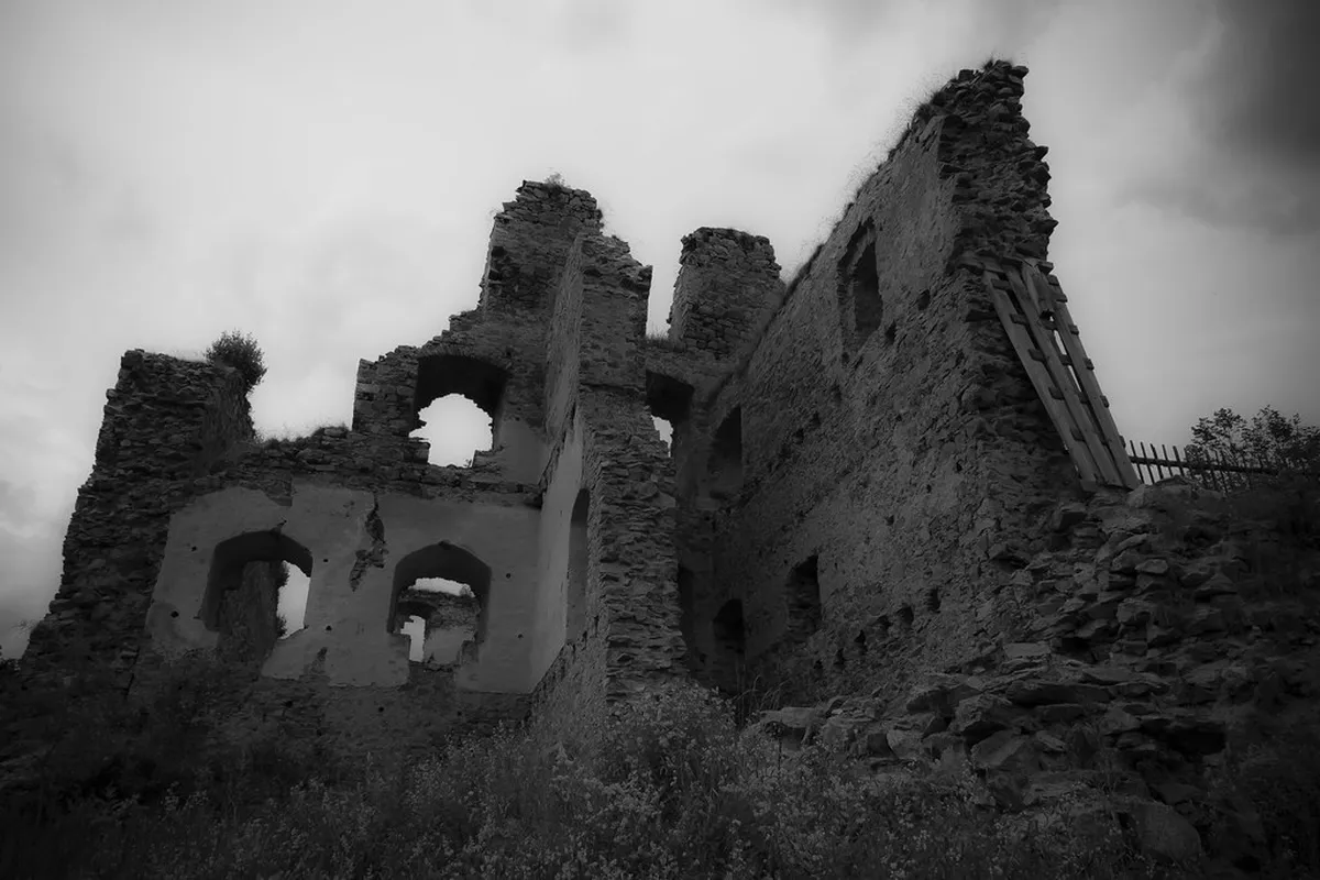 Dívčí Kámen Castle Ruins Hike: 2-Day Itinerary