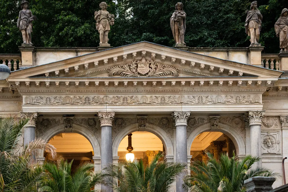 Hot Spring Colonnade Vřídlo Geyser Review