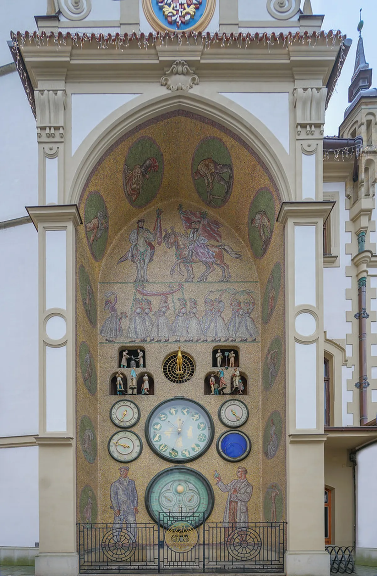 Olomouc Astronomical Clock Communism: 12 Top Sights